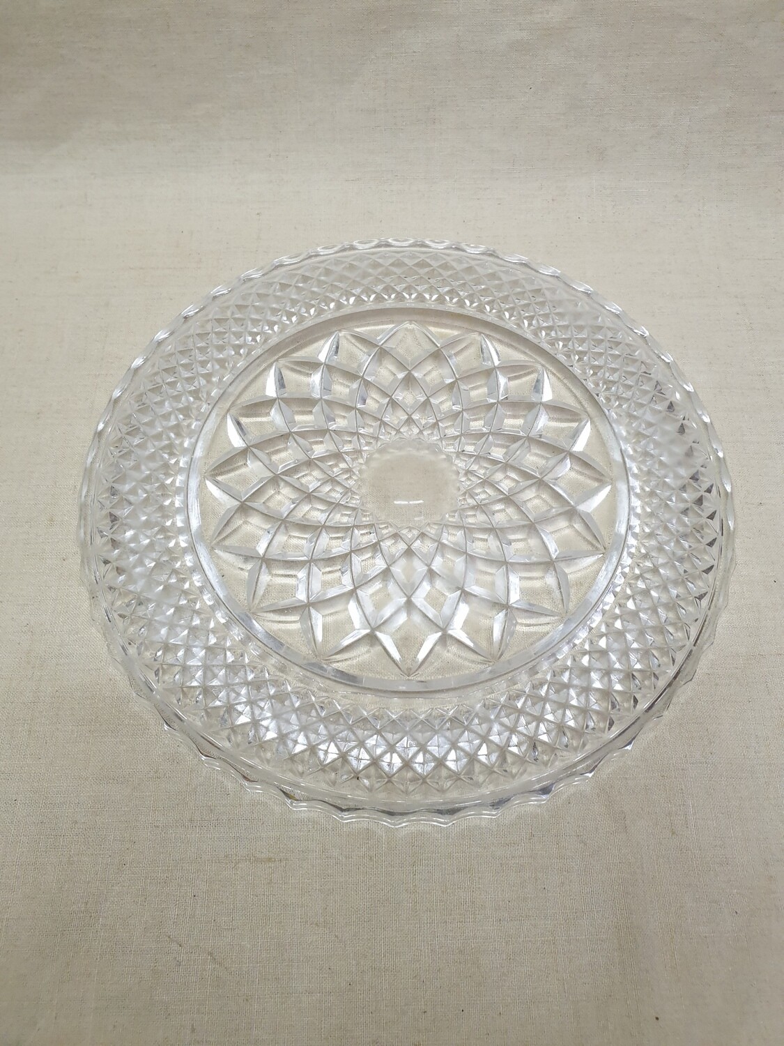 Dessous de plat en verre taillé - D 22,5 cm