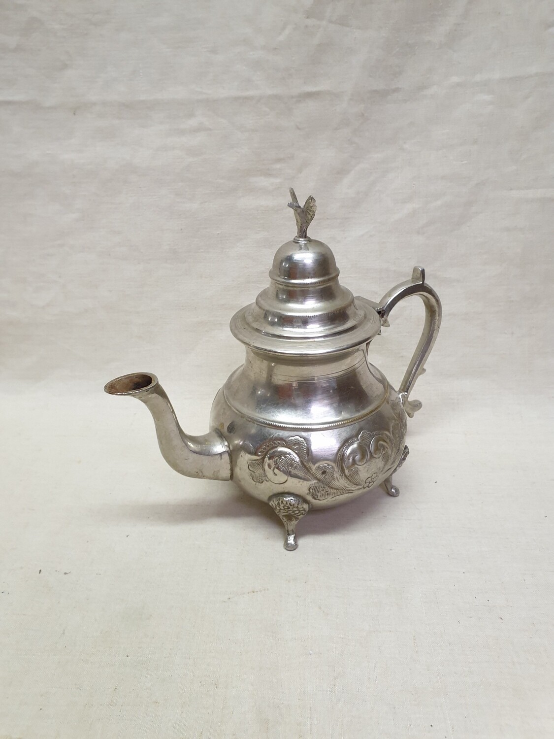 Théière marabout en métal argenté - 20 cm