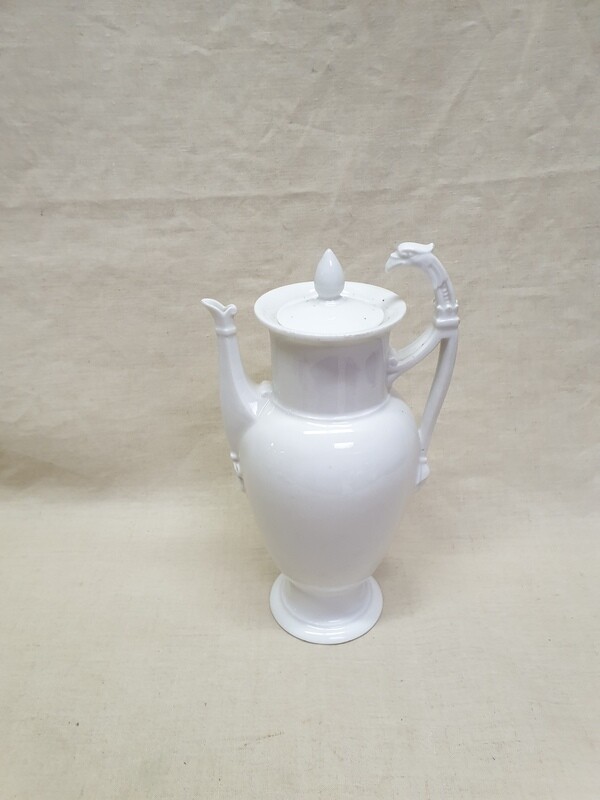 Verseuse en porcelaine blanche - H 25 cm