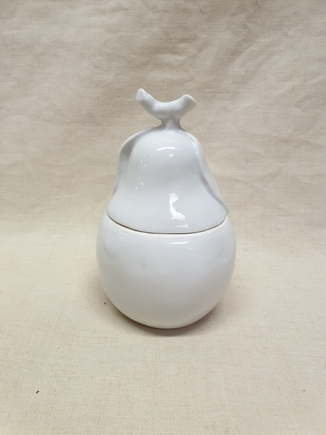 Sucrier en porcelaine en forme de poire - H 15,5 cm