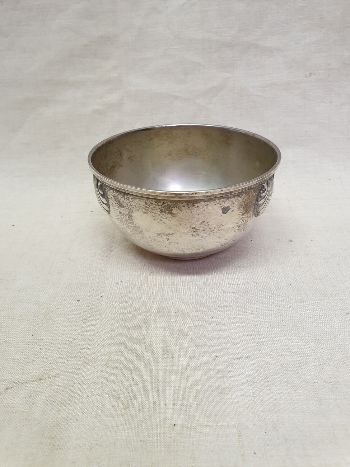Bol en métal argenté - D 11 cm