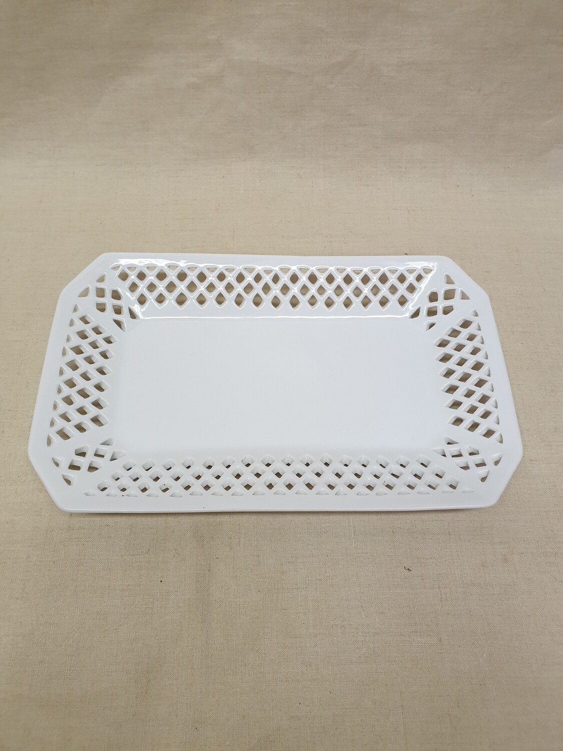 Plateau ajouré en porcelaine blanche - 16 x 26 cm