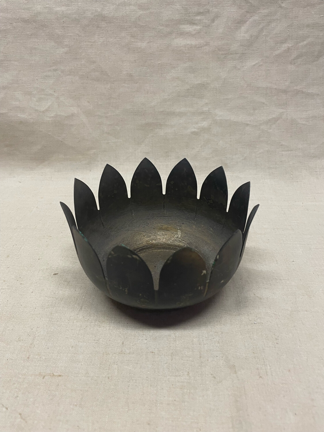 cache pot en métal argenté - D 13,5 cm