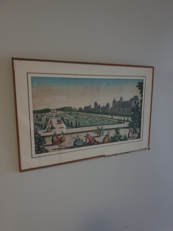 Gravure en couleur représentant une cour de château - 49 x 31 cm