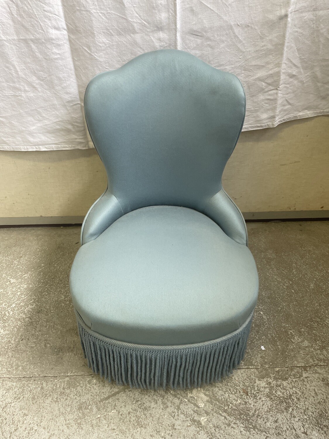 Chauffeuse à garniture de tissu bleu