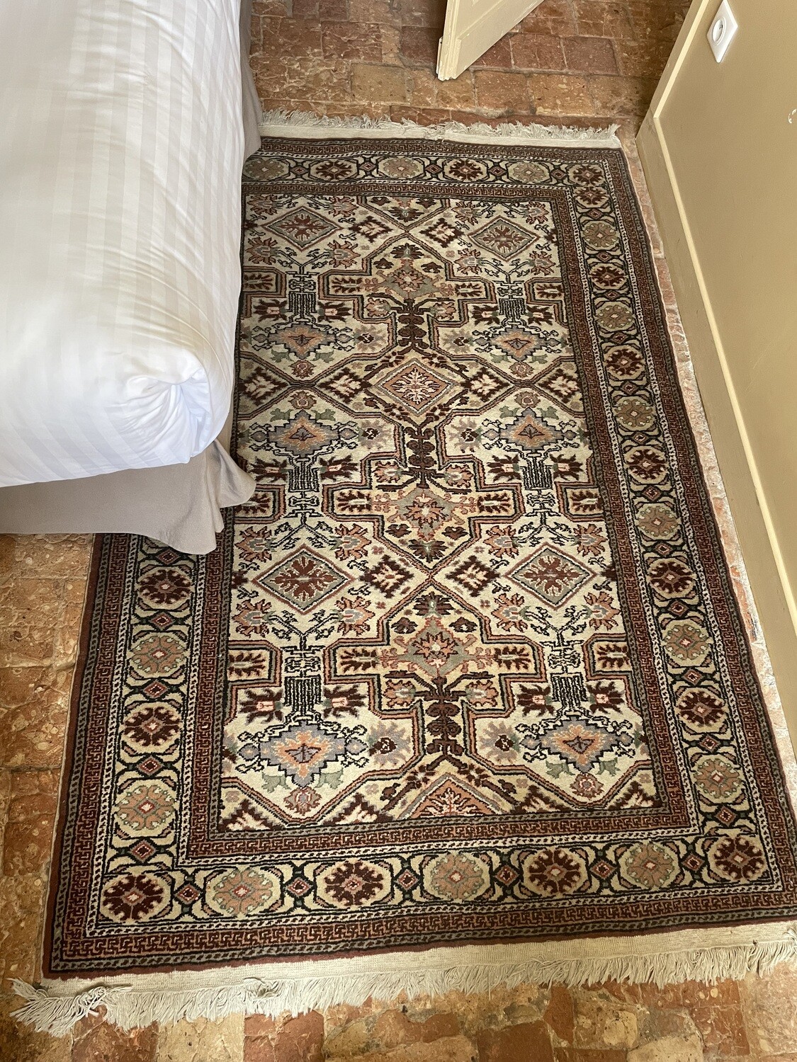 Tapis fond crème - 120 x 184 cm
