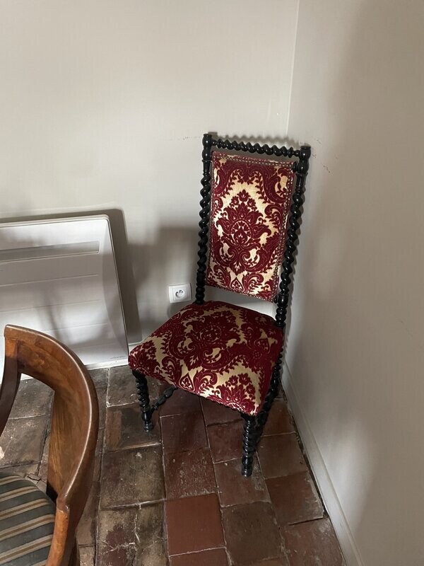 Chaise Louis XIII - H 92 x P 40 x L 45 cm