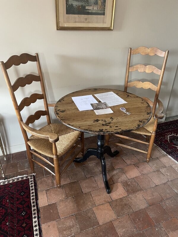 Guéridon tripode en bois - D 85 x H 78 cm