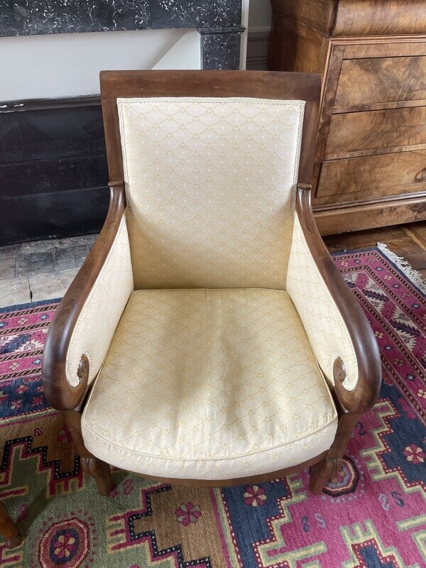 Fauteuil en bois avec garniture de tissu jaune - H 92 x 49 x L 61 cm