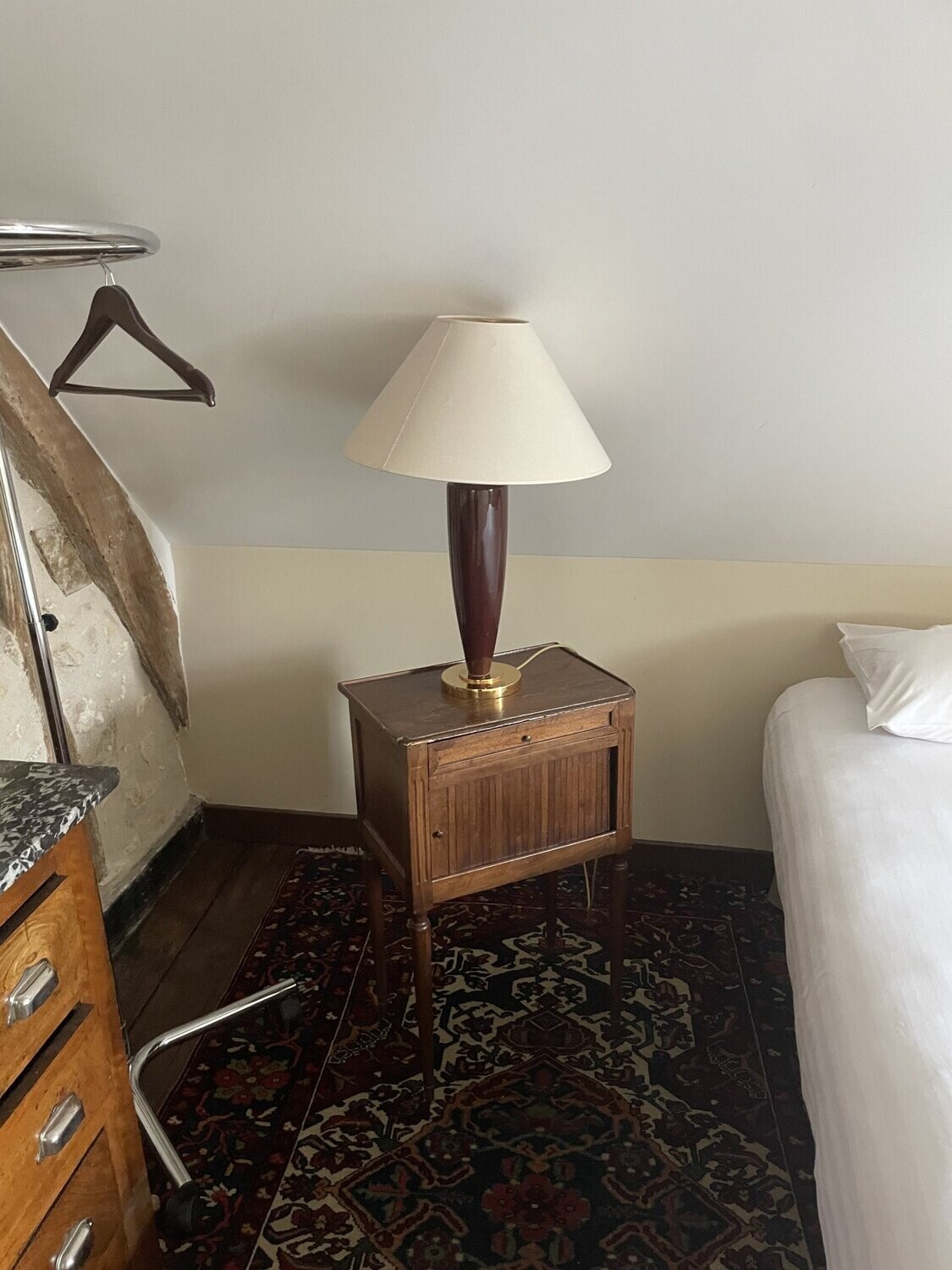Paire de lampes en bois - H 67 cm