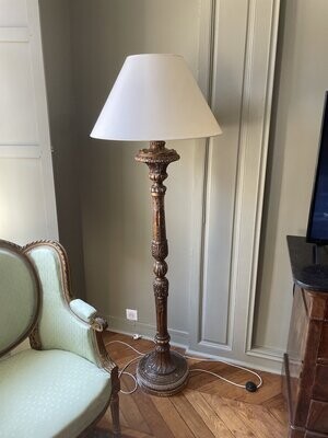 Grande lampe en bois doré - H 184 cm