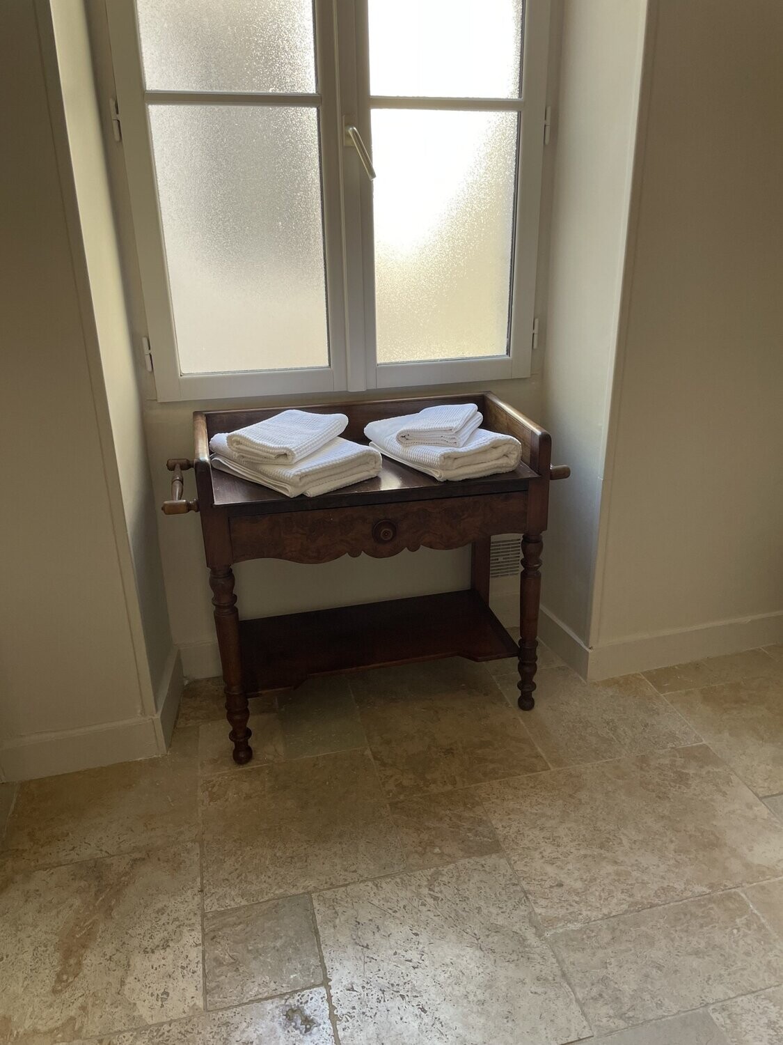 Table de toilette  placage - H 78 x P 42 x L 85 cm