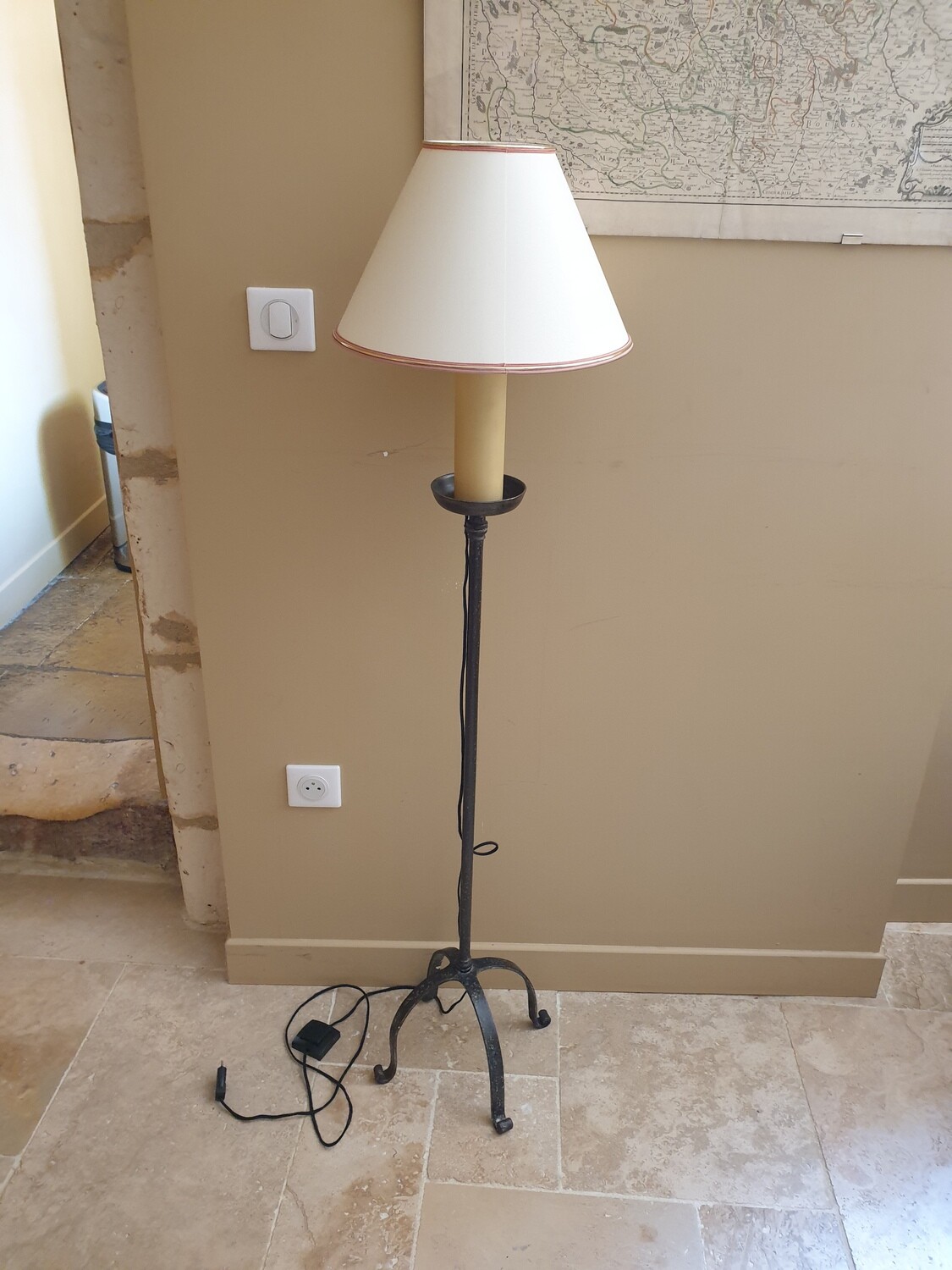 Lampadaire en fer forgé - H 140 cm