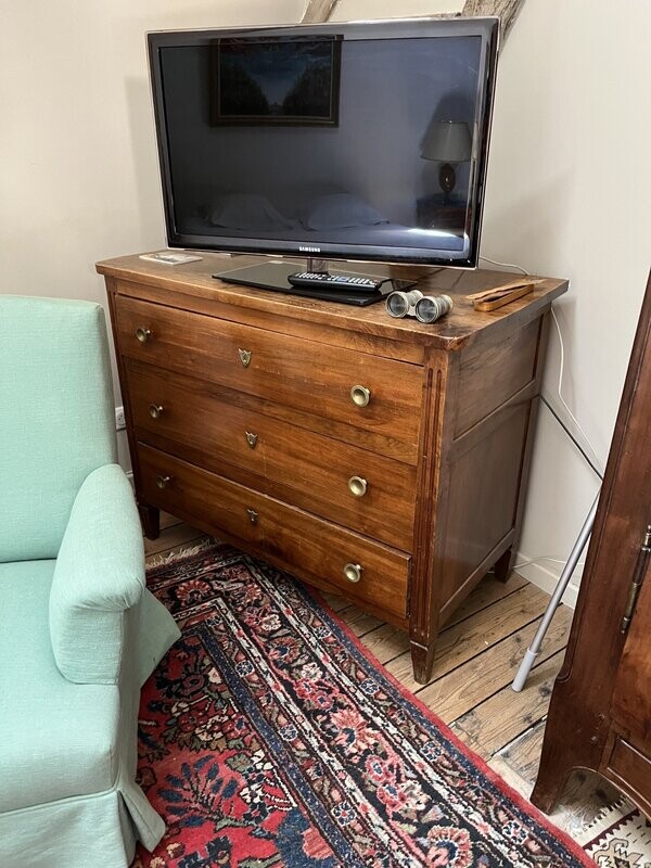 Commode en bois comprenant trois tiroirs - 90 x 113 x 55 cm