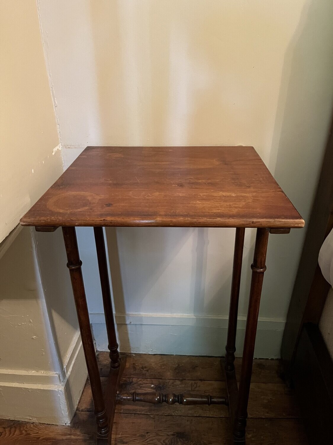 Table d'appoint en bois - 67 x 35 x 36 cm
