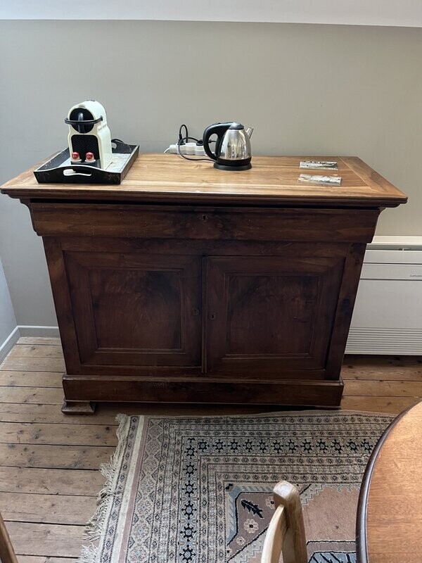 Buffet ouvrant par de vantaux et un tiroir - 105 x 134 x 60 cm
