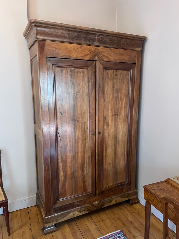 Armoire en bois - H 228 x 54 x L 130 cm