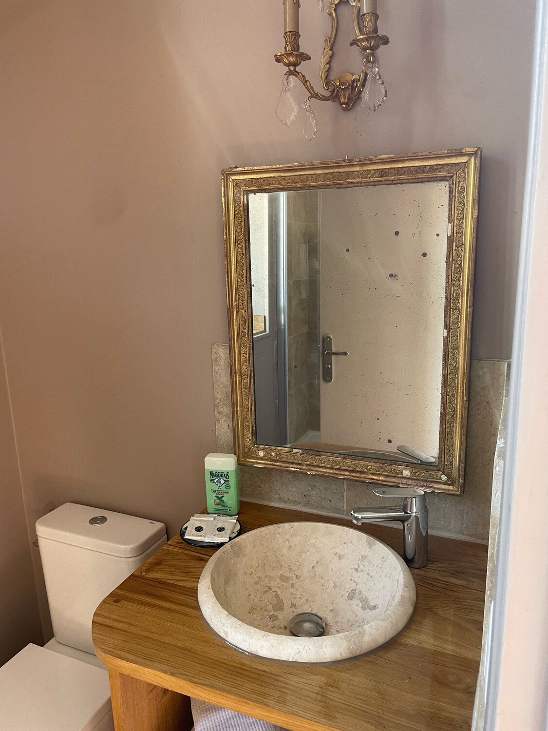 Miroir en stuc doré - 70 x 54 cm