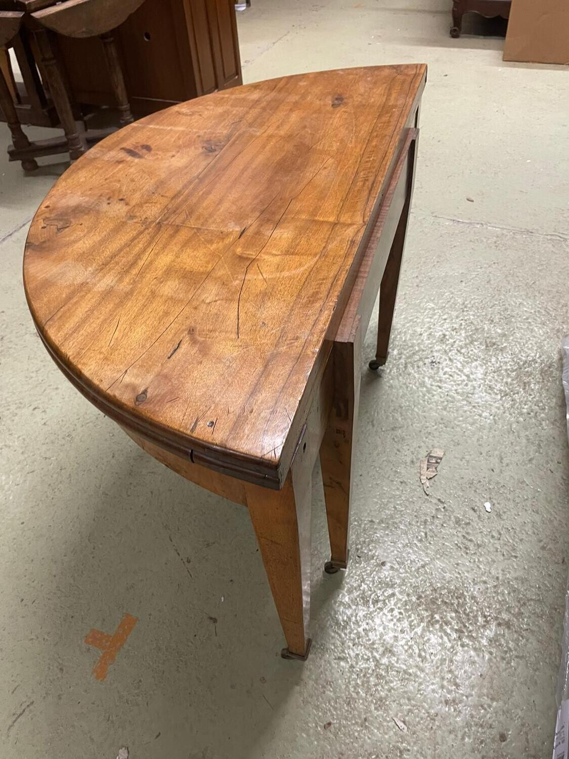 Console demi-lune pouvant former table, en placage de noyer - D 117 x H 70 cm