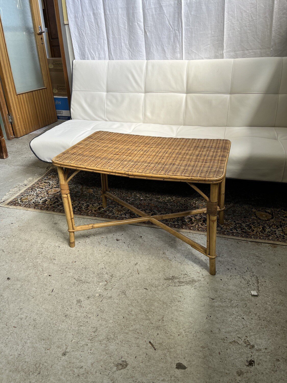 Table basse en rotin - H 46 x L 72,5 x 46,5 cm