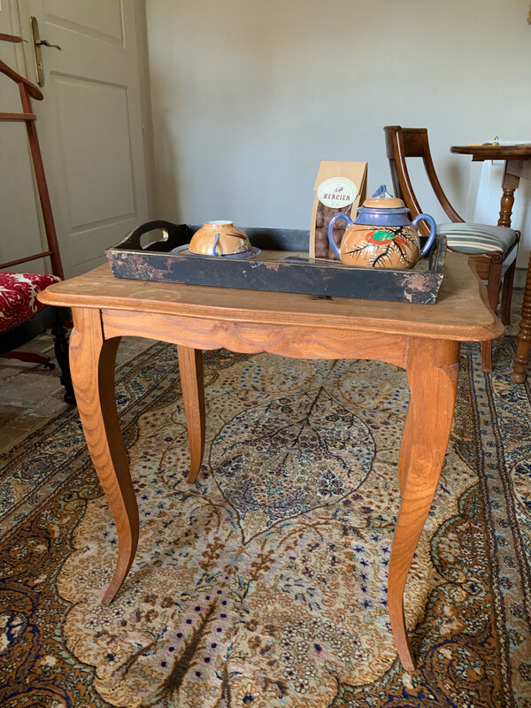 Petite table en bois 58 X 44 X 55