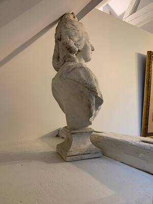 Splendide buste de Marie Antoinette 27 x 50