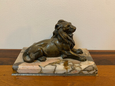 Statuette de lion en bronze sur marbre 16 x 7cm