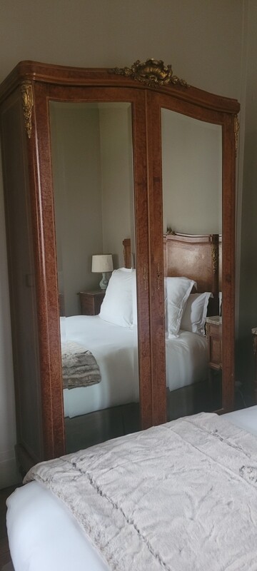 Armoire 1900 - ronce de noyer -  223 x 128