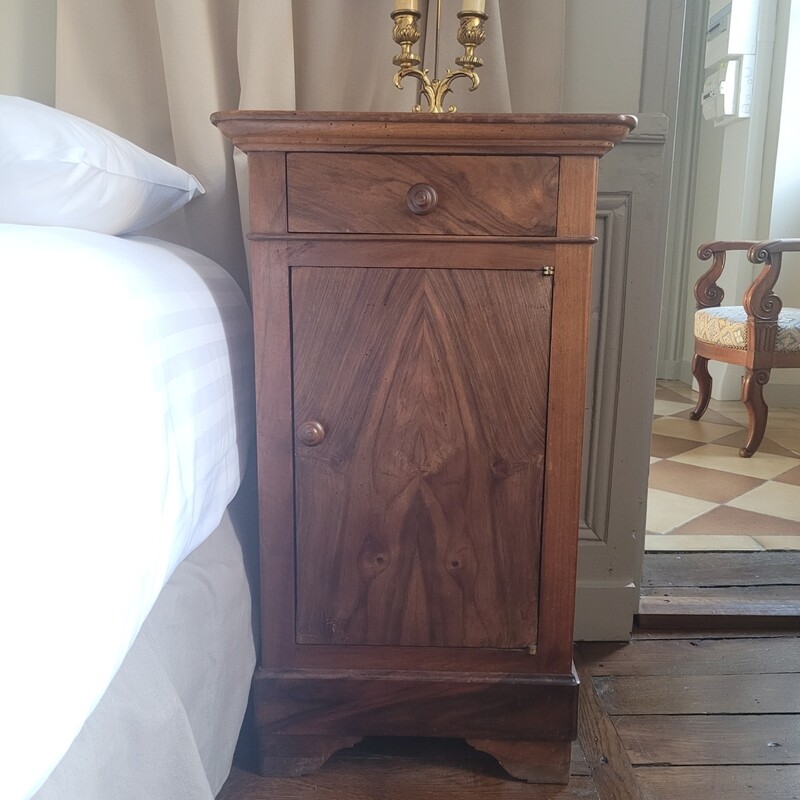 Joli chevet en bois 78 x 30cm