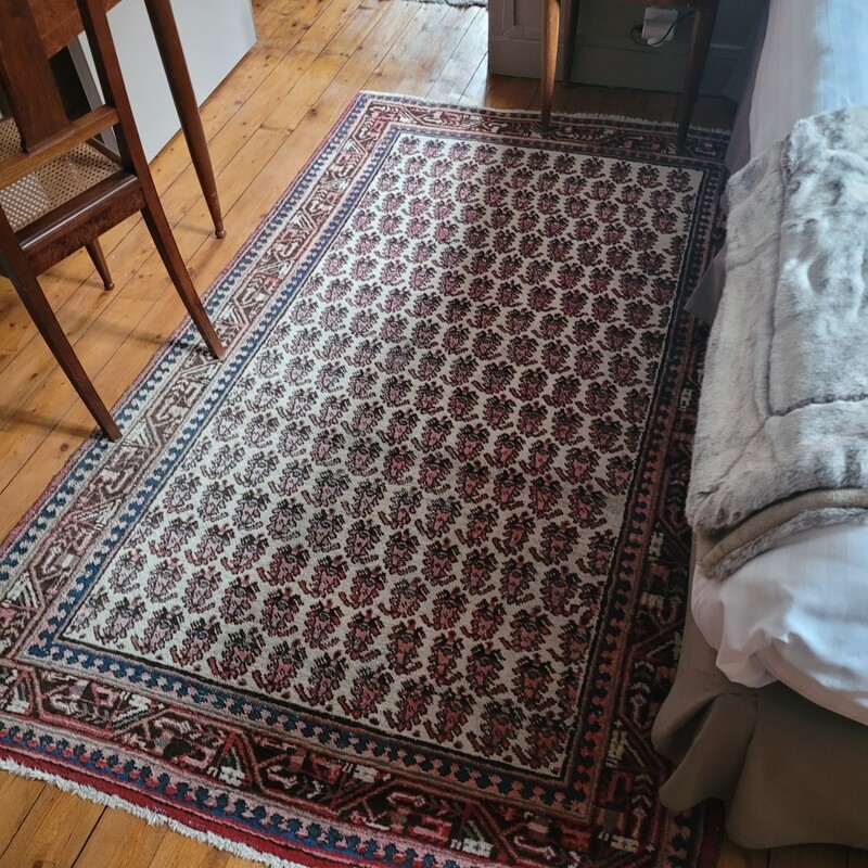 Joli tapis crème 120 x 118cm