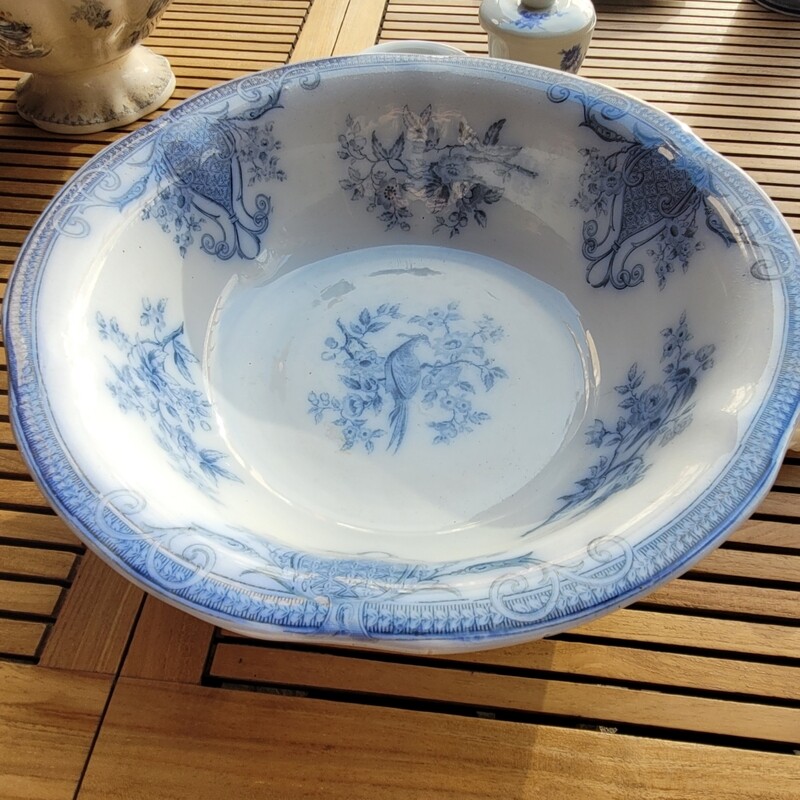 Magnifique saladier bleu en faïence