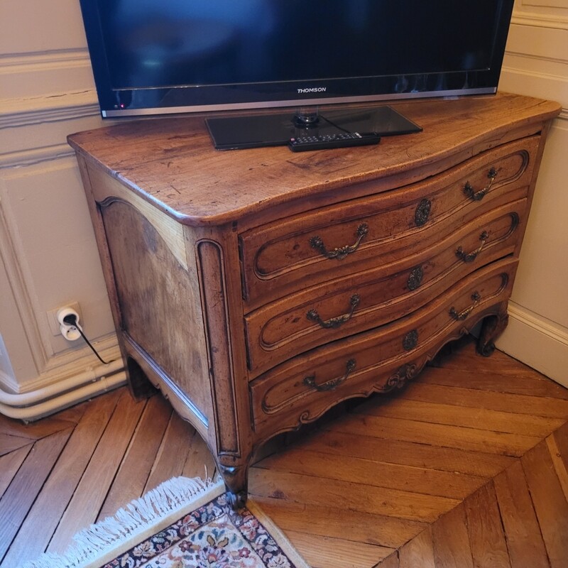 Magnifique commode 18è siècle -  84x110x60cm