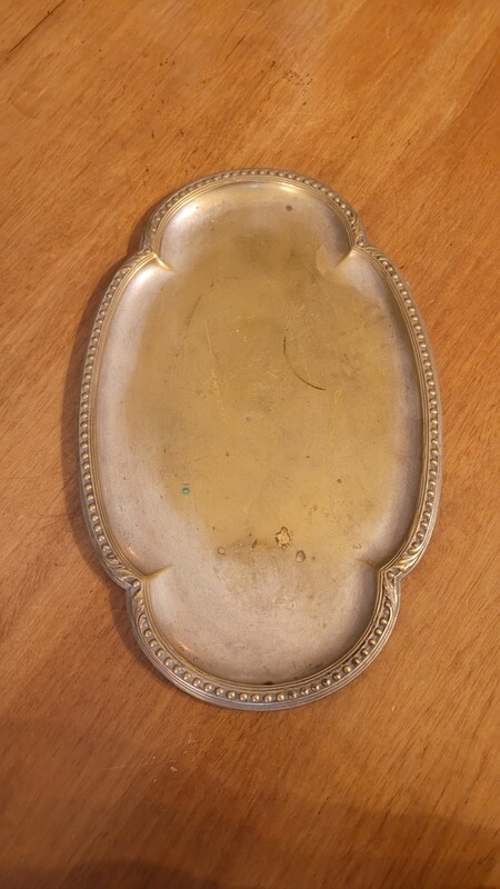 Petit plateau en métal argenté 28 cm