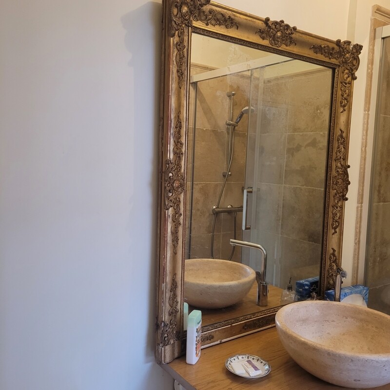 Miroir en stuc doré - 115 x 92 cm