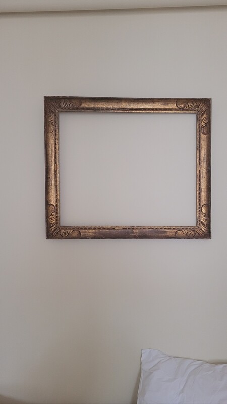Cadre vide doré - 85 x 72 cm
