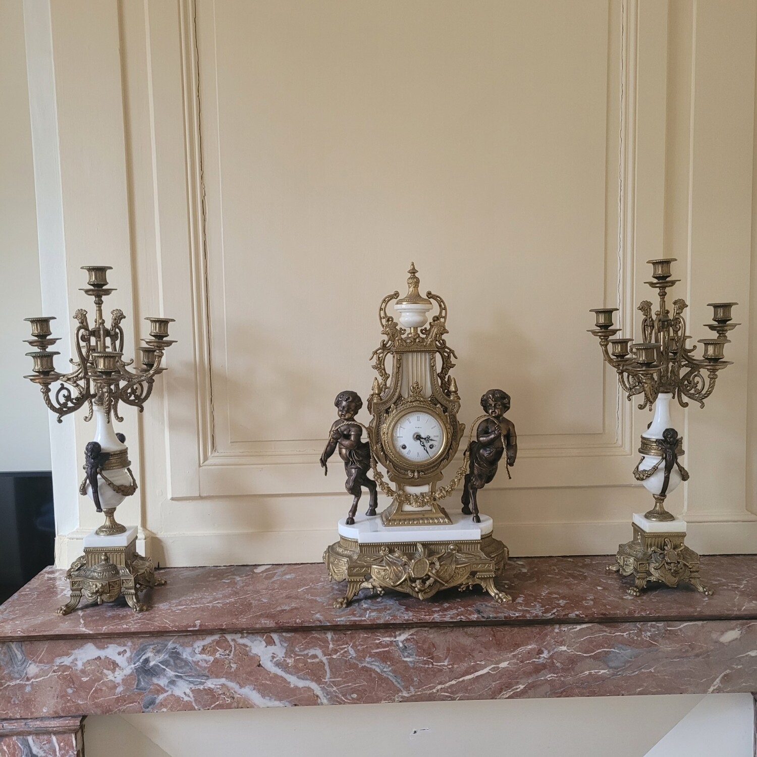 Garniture de cheminée en bronze Napoléon III - H 46 cm x L 45 cm