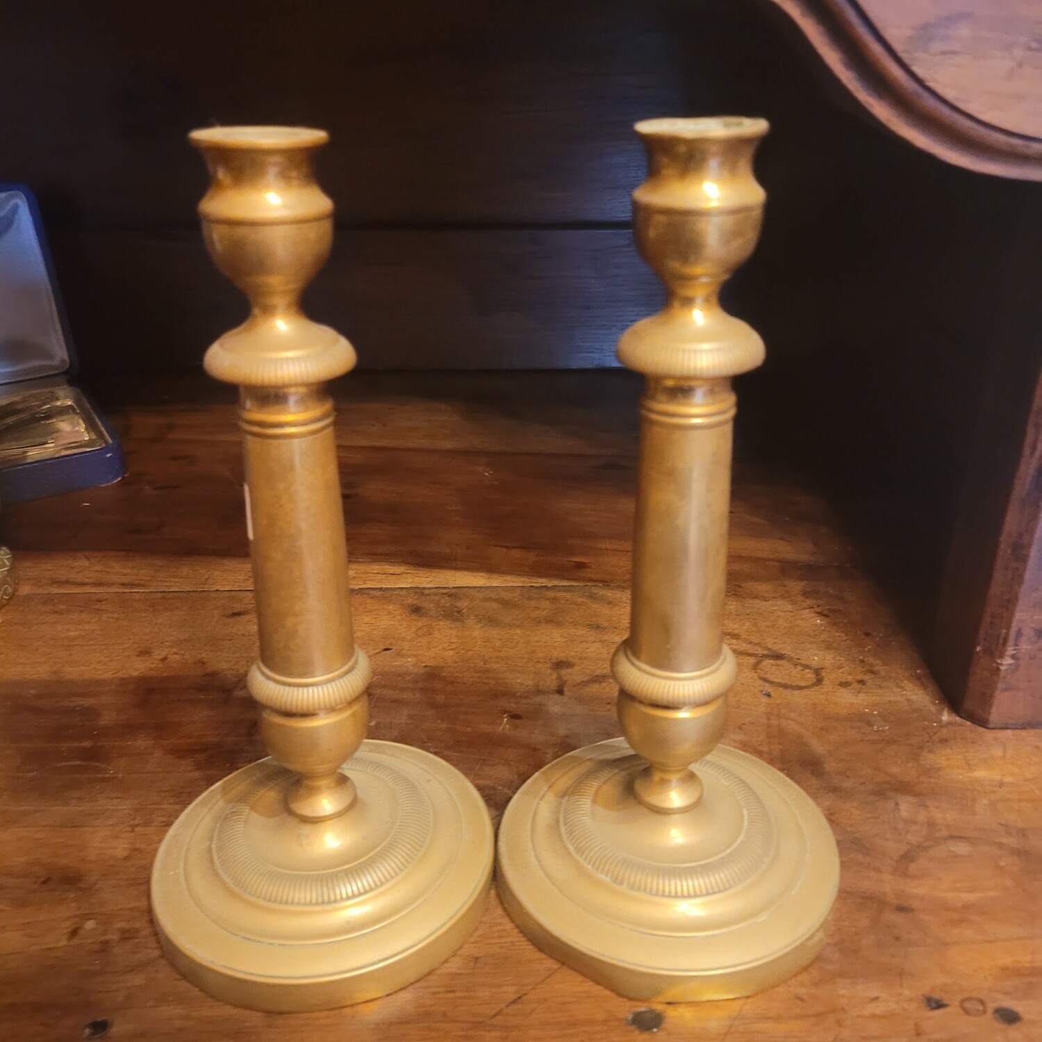 2 Bougeoirs en métal argenté