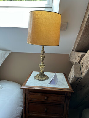 Un chandelier en métal doré, h : 56 cm