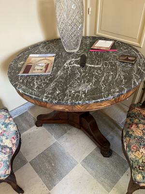 Table guéridon avec dessus marbre - D 100 x H 72 cm