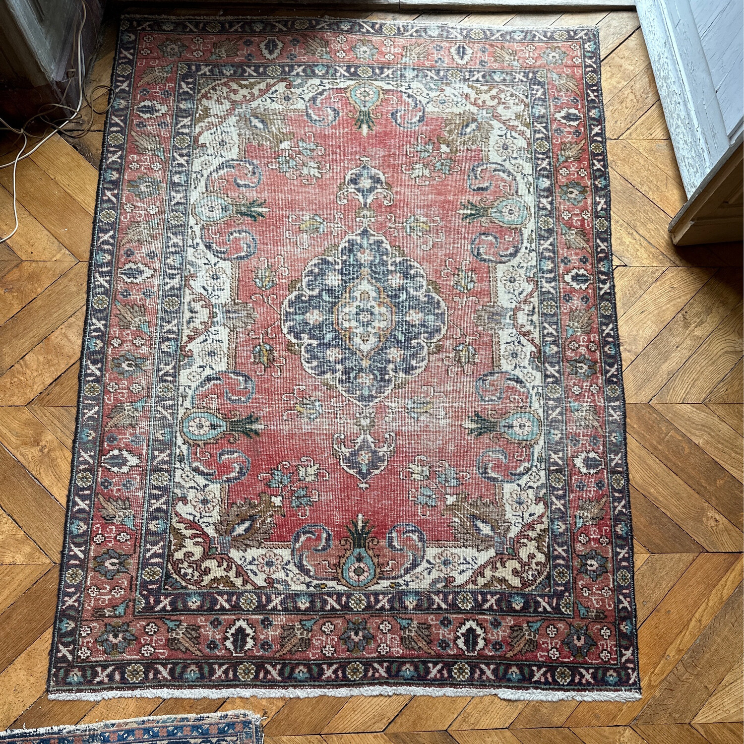 Tapis en laine géométrique 186 x 133 cm