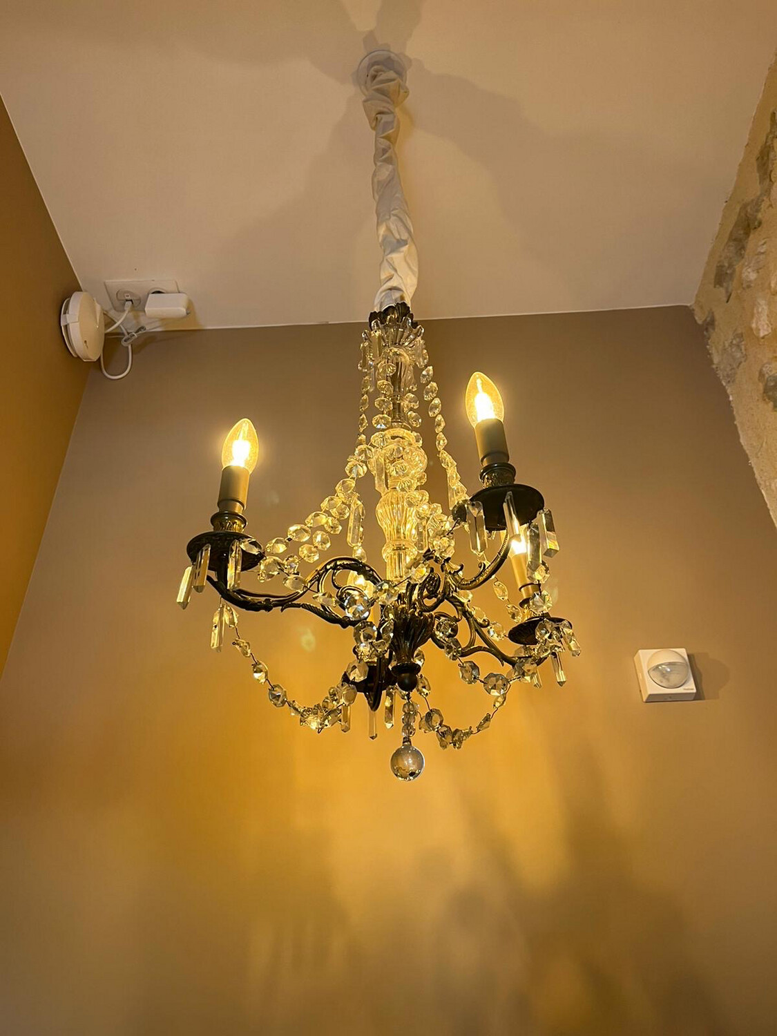 Lustre en cristal à quatre bras de lumière