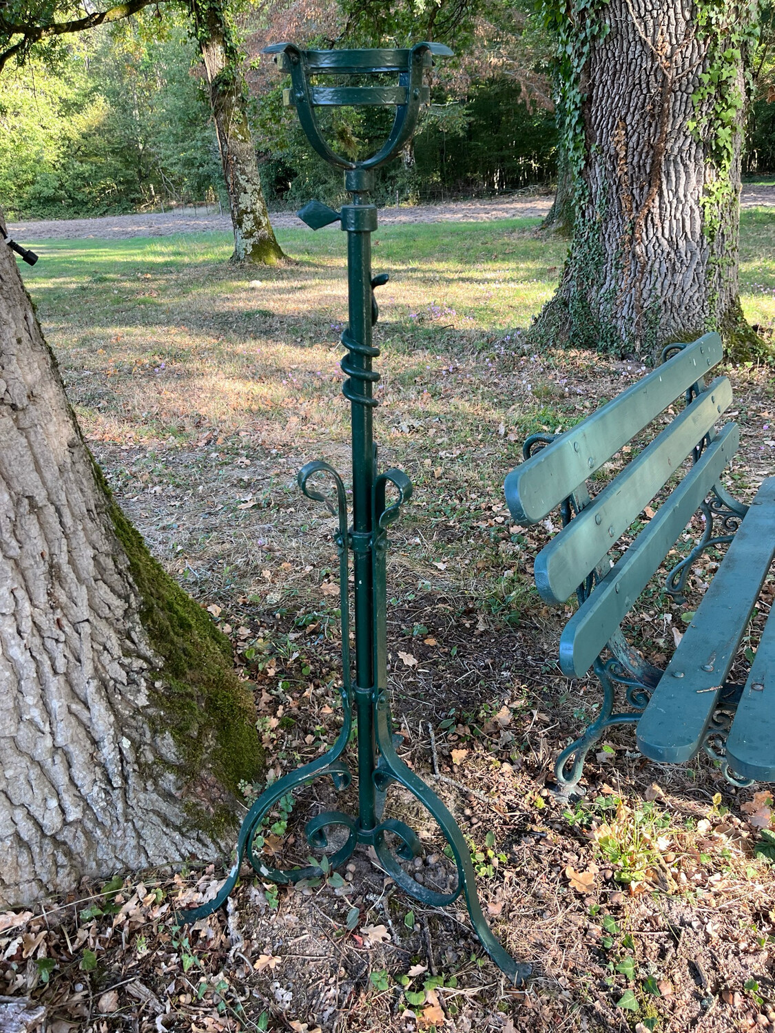 Jardinière en métal vert