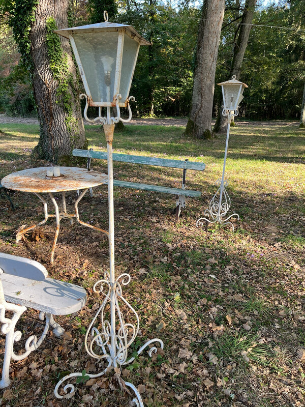 Deux lampadaires blanc