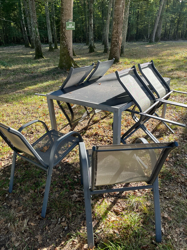 Salon de jardin en métal et plateau en verre - 150 x 96 x 71 cm