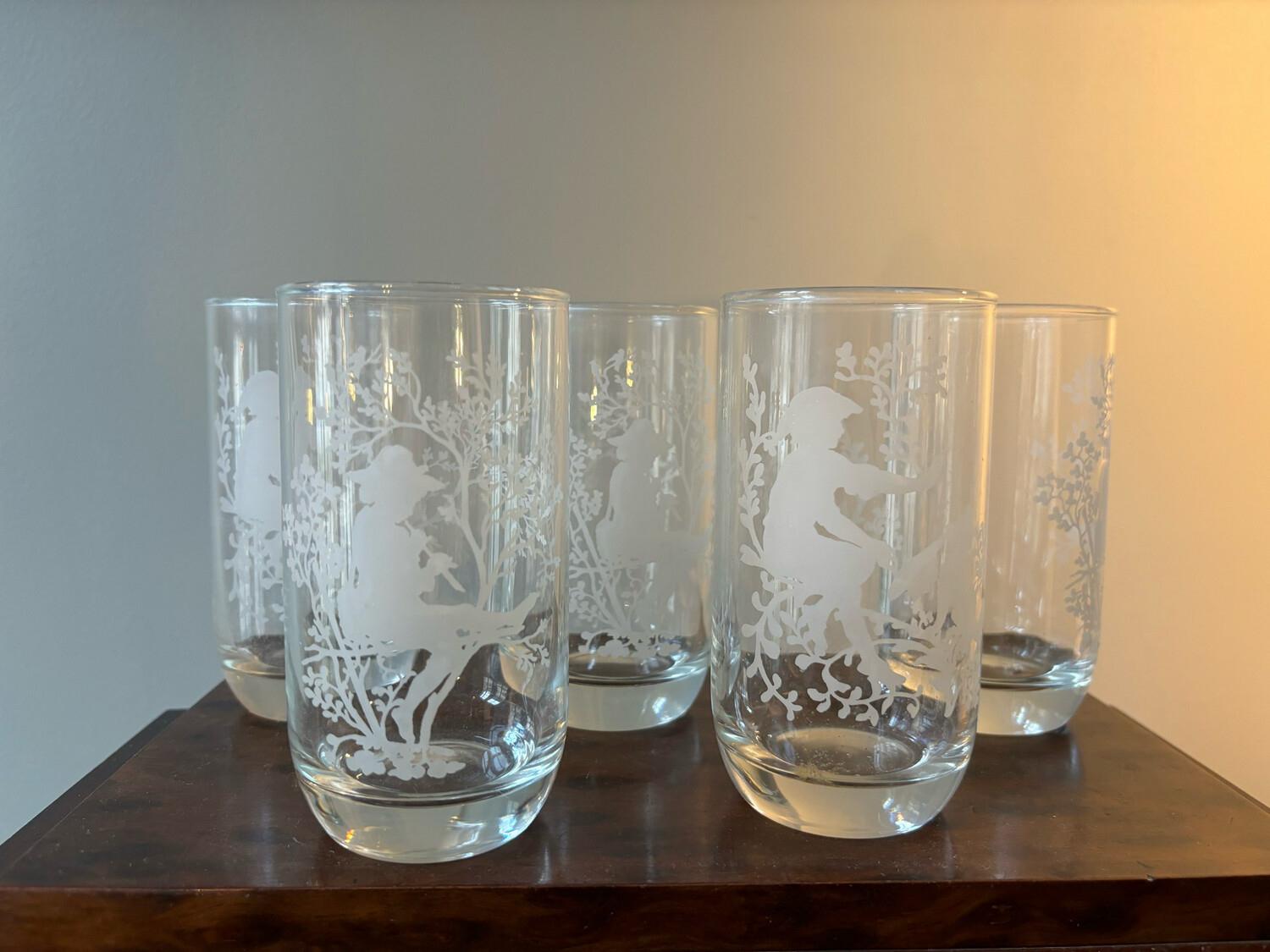Lot de 5 verres avec motif enfant sur un arbre