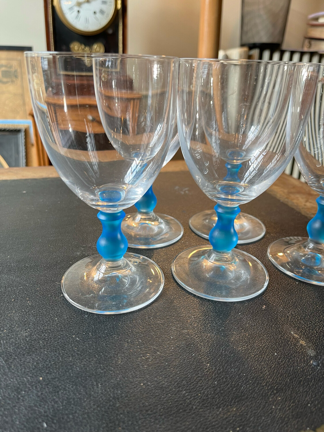 Lot de 5 verres à vin en cristal - H : 15,5 - D : 8 cm