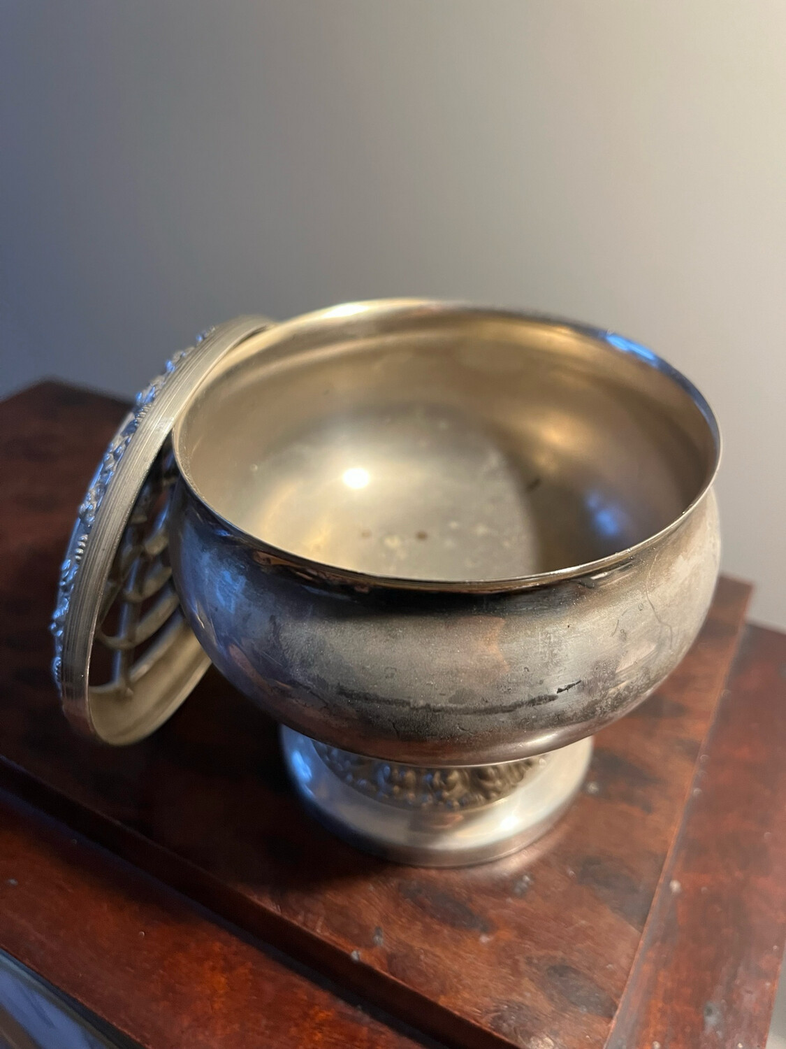 Encensoir en métal argenté - 10 x 10 cm