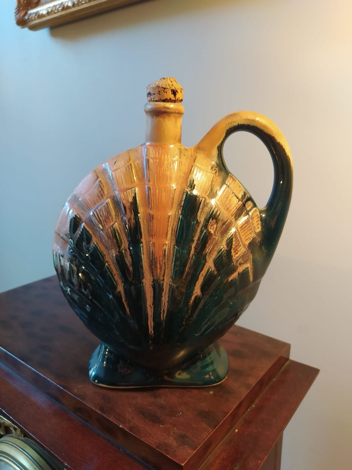 Denbac : bouteille en forme de coquilles bleu en grès émaillé - H 19 cm