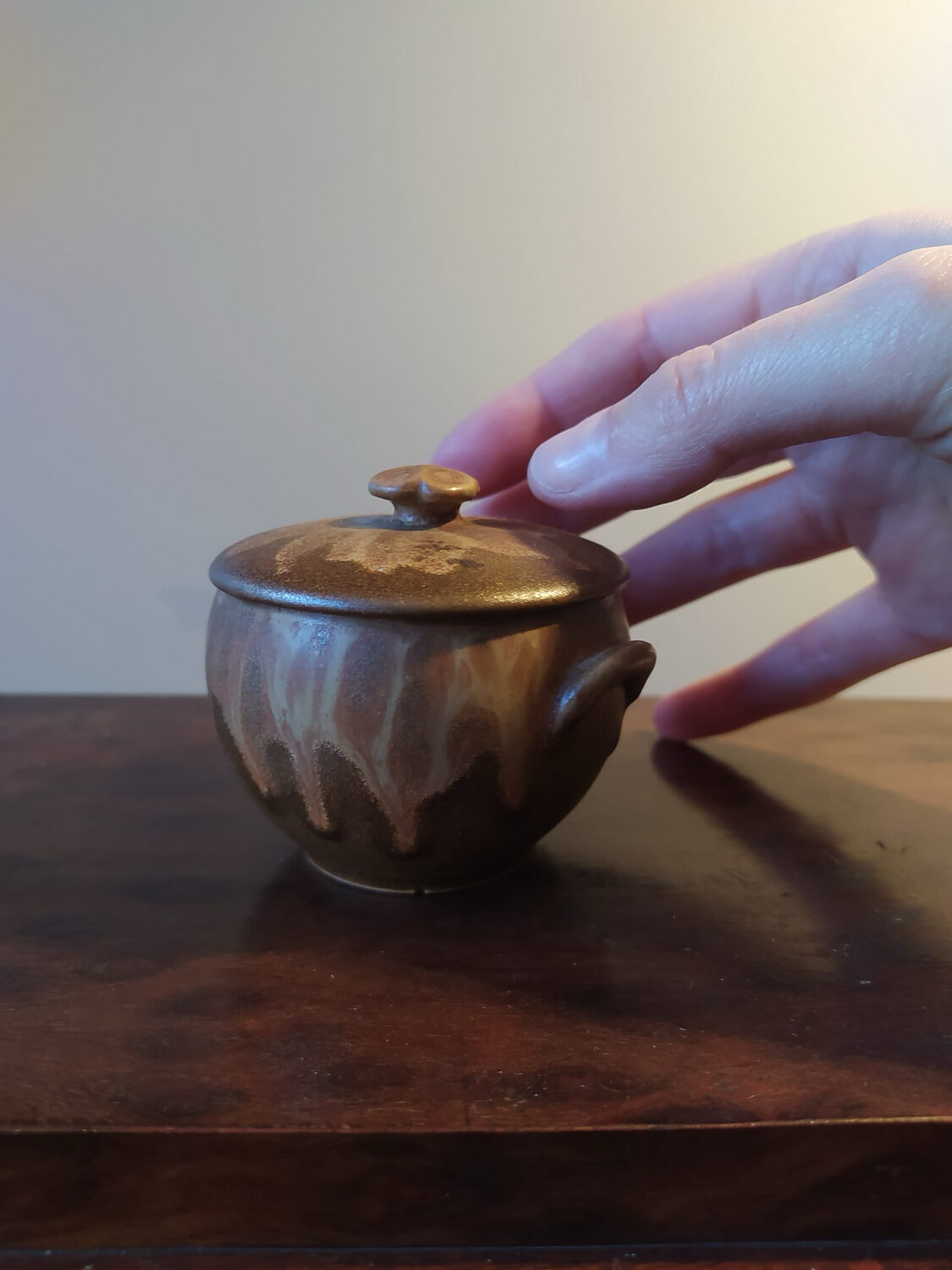 Denbac : petit pot à condiments en grès émaillé -