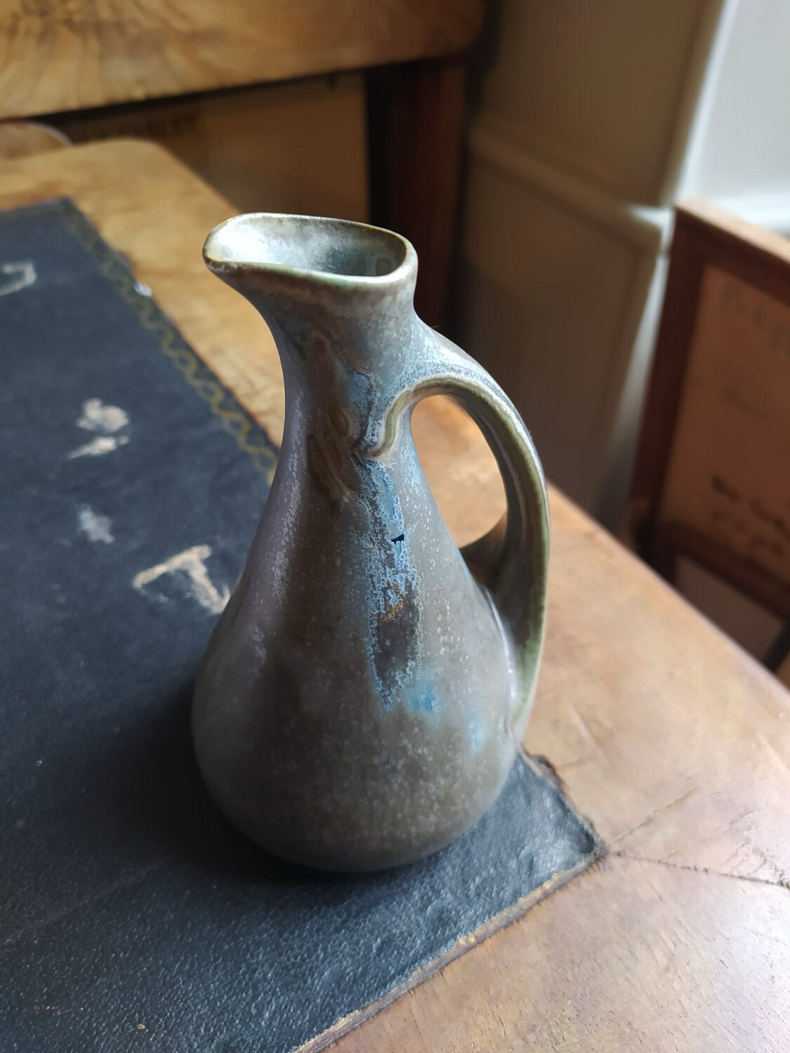 Denbac : pichet en grès émaillé gris - H 14 cm